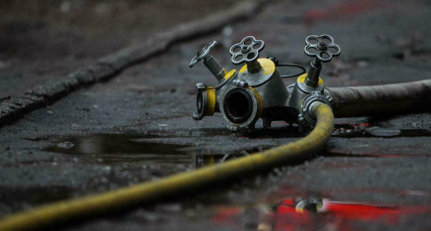 Легковушка вспыхнула на въезде в посёлок Рыбное