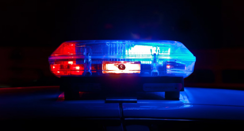 Мальчика нашли на полке в гардеробной: что сотрудник гостевого дома сделал с маленьким ребенком на рабочем месте