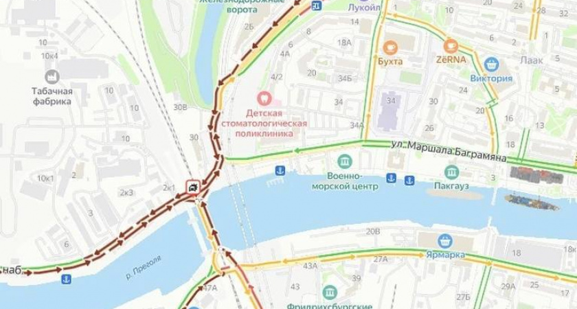 Ленинский проспект и близлежащие улицы стоят в пробке: что случилось