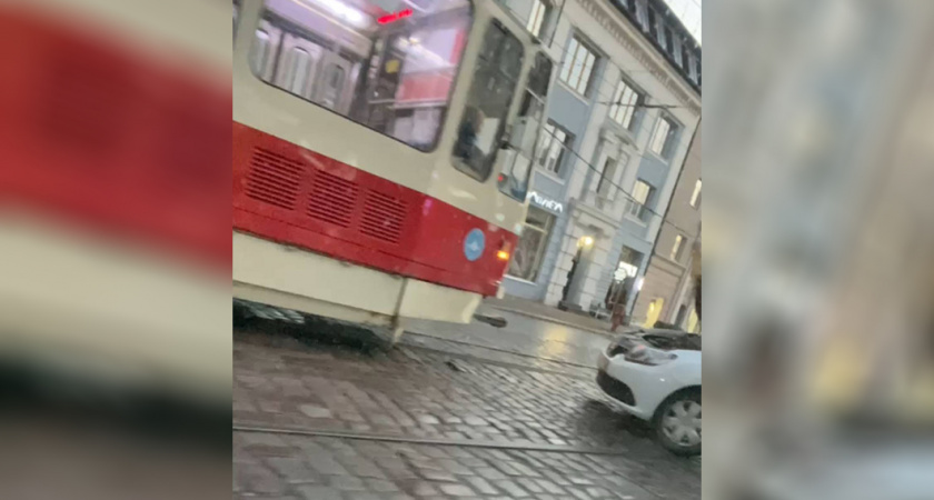 Срочная новость: движение трамваев по проспекту Мира в Калининграде временно прекращено. Что случилось