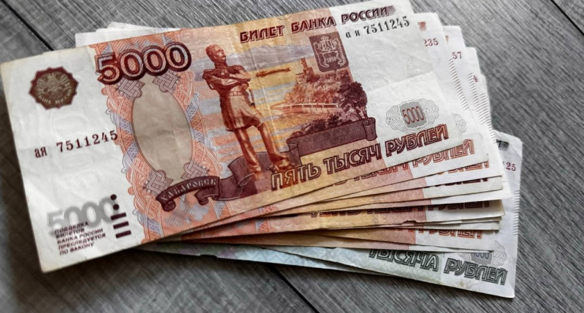 Росстат раскрыл данные о зарплатах в Калининградской области и России