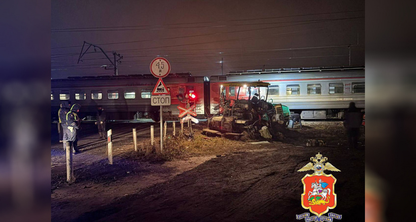 Ужас в Щелково: столкновение электрички с дорожной машиной попало на камеру