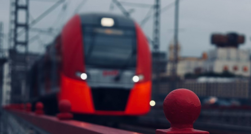 Срочная новость: электричка Светлогорск-Калининград больше часа стоит на одном месте 