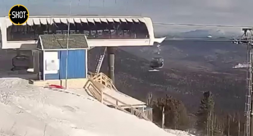 Полетел вниз по склону: кадры падения ребенка из открытого подъемника на курорте Шерегеш появились в сети