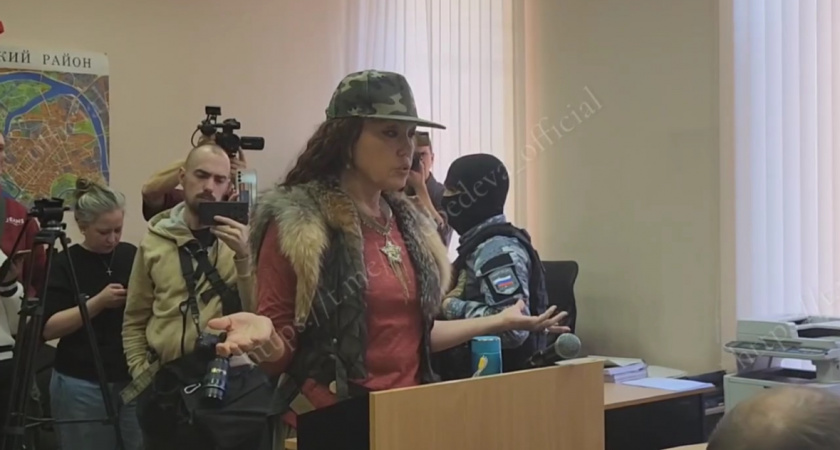Певица Азиза выступила по делу об убийстве Игоря Талькова в суде с показаниями