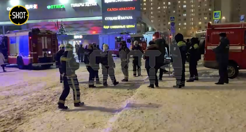 Взрыв смартфона в московском ТЦ: двое пострадавших, один в Склифосовском