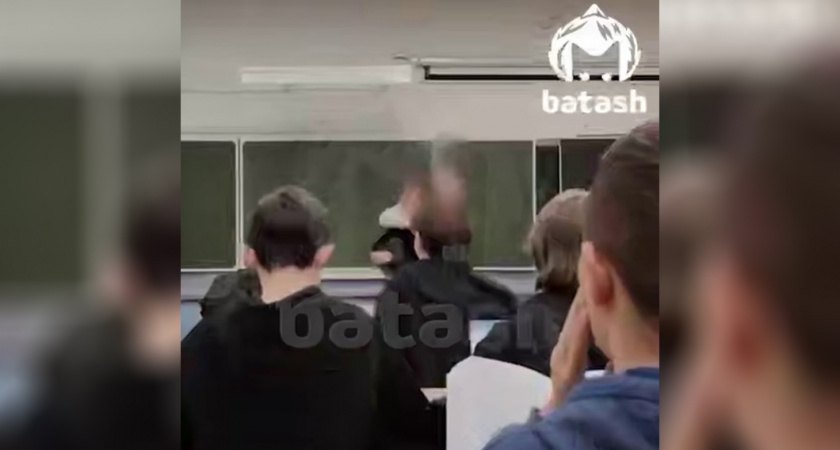 Схватил школьника прямо за шею: в уфимской школе педагог применил силу к ученику и попал на видео