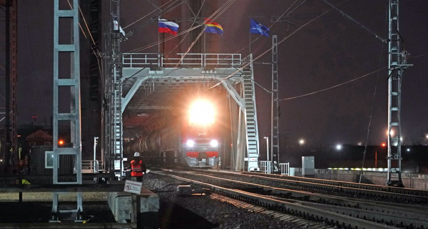 В Калининграде открыли движение поездов по новому разводному мосту через Преголю