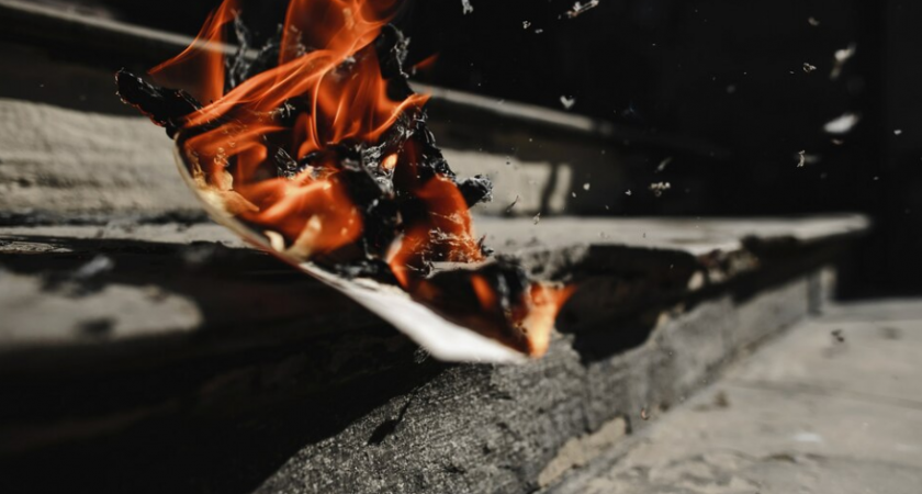 Шокирующее возгорание в сауне Калининграда: подробности о пожаре в административном здании