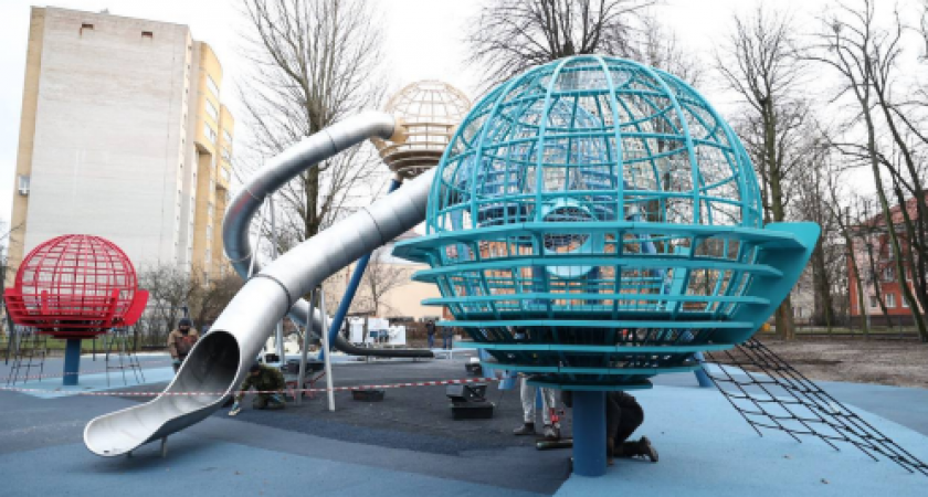 Детская мечта о космосе станет реальностью: тематические горки и батуты - в Калининграде готовят уникальную игровую площадку