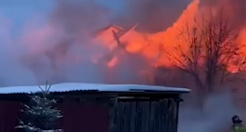 Трагедия в Кильмези: пожар унес жизни двоих, судьба шестерых остается неизвестной