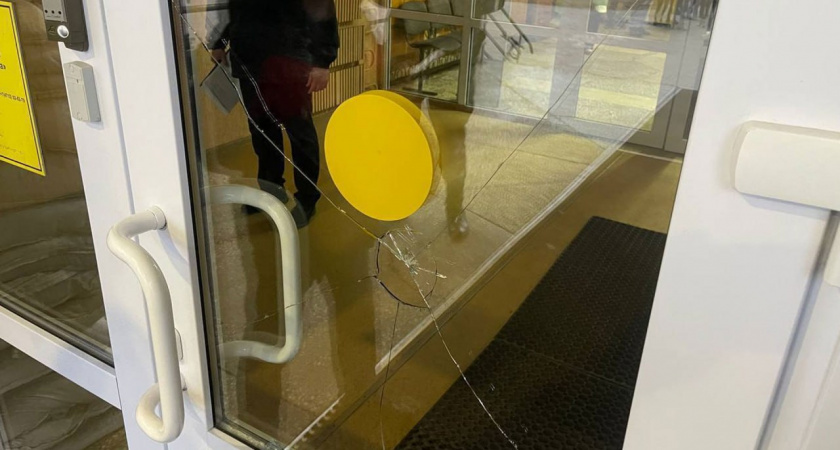 Срочная новость: подросток совершил нападение на одну из школ в Курске