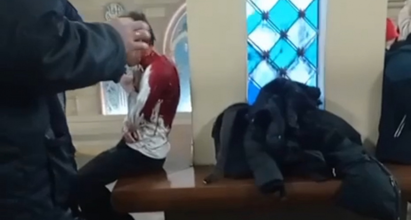 Родился в рубашке: подросток из Казани оказался под составом метро