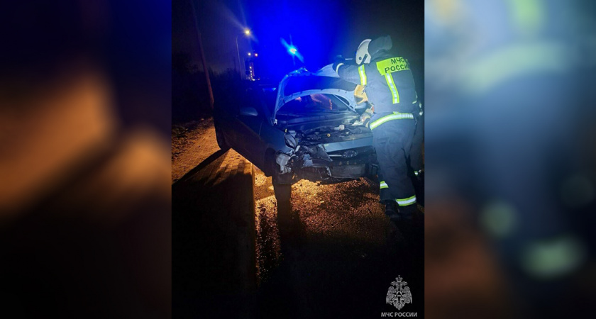 На место пришлось вызывать МЧС: в Гурьевском районе случилось серьезное ДТП