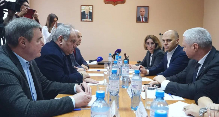 Износ сетей достигает 90%. Губернатор Беспрозванных рассказал о развитии ЖКХ в Нестерове