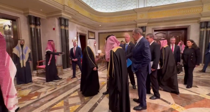 Срочно: прямо сейчас начали переговоры России и США в Эр-Рияде