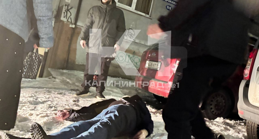 Трагедия у магазина в Калининграде: пенсионеру стало плохо на глазах у прохожих, помощь не успела