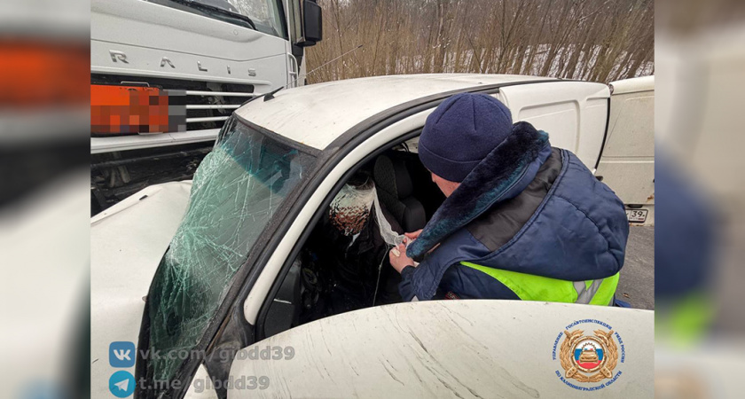 Машина превратилась в груду металла: в Гвардейском районе произошло жестко ДТП с участием бензовоза