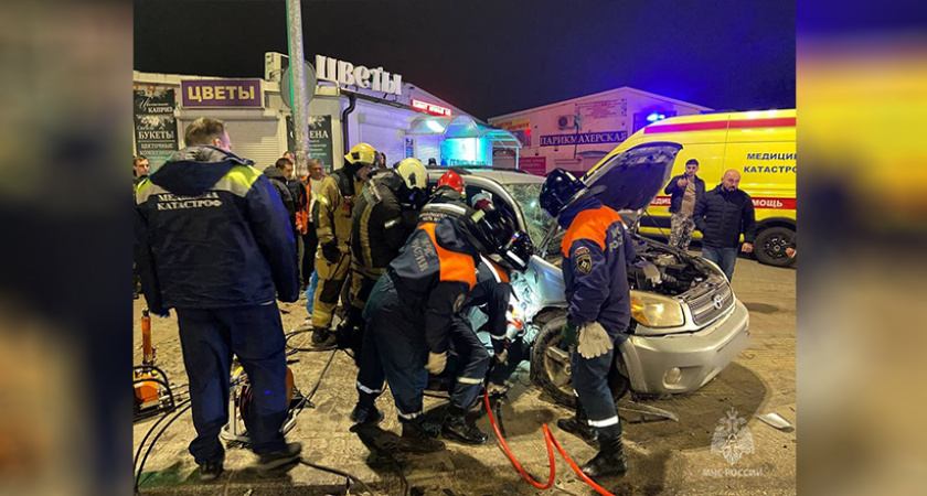 Из-за сильного удара женщину зажало в салоне: стало известно о серьезной аварии под Калининградом