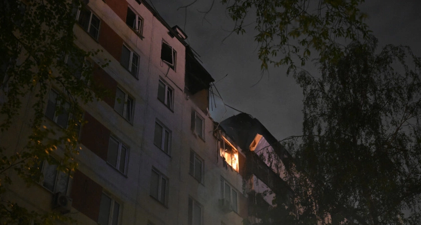 Фото к статье: Газ, огонь и спасённый мальчик: что известно о взрыве и пожаре в девятиэтажке на юго-западе Москвы