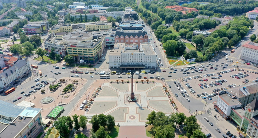 Центр Калининграда без связи 9 мая: перекрытия, перебои интернета и наличка — всё, что нужно знать