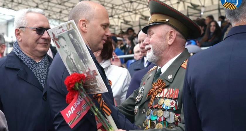 Танки, кадеты и герои: как Калининград отметил юбилей Великой Победы в особой атмосфере памяти