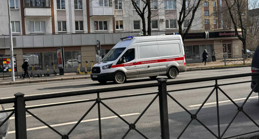 Ударил девушку из-за счёта: призёр России по самбо устроил позорный скандал в караоке Калининграда и разбил официантке лицо