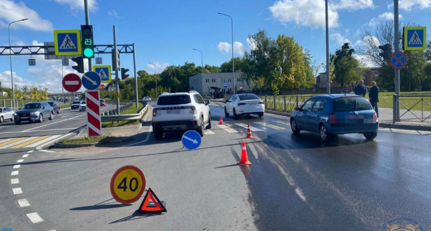 Зелёный свет не спас: в Калининграде женщина попала под машину прямо на «зебре»