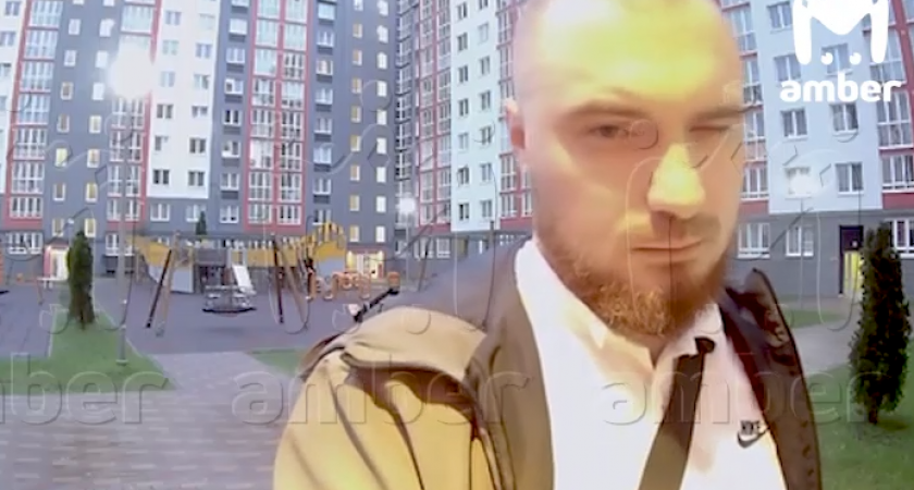 Забыл ключи — разбил дверь: странный инцидент озадачил жильцов калининградской многоэтажки