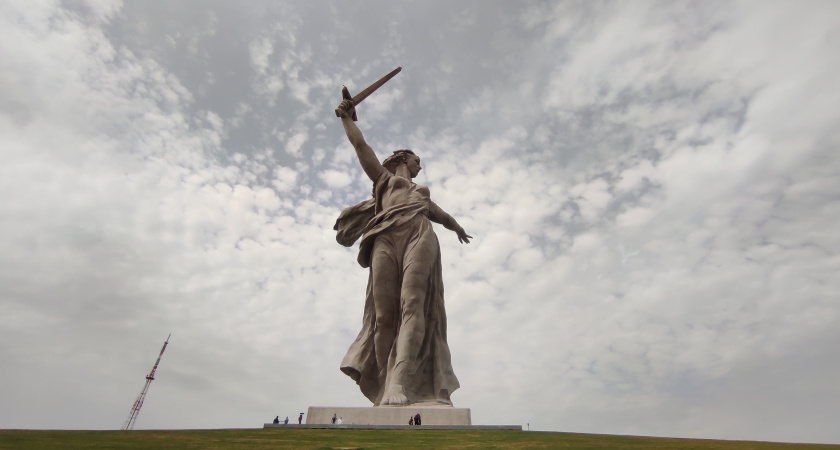 Трагедия на Мамаевом кургане: в голове скульптуры «Родина-мать зовет!» в Волгограде нашли мертвого мужчину