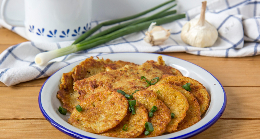 Советский рецепт со вкусом детства — хит застолья, эти капустные оладьи съедают быстрее мяса и салатов