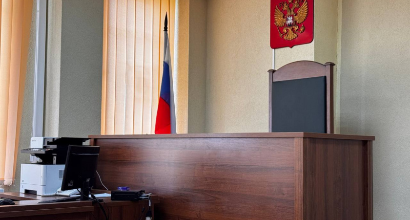 Слёзы, раскаяние и протест зоозащитников: как в Мамоново судили женщину, заморившую пса голодом