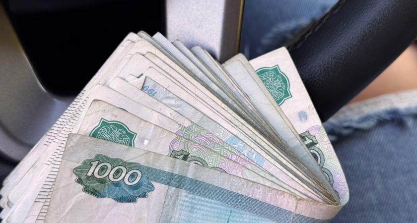 Деньги — в руки: почему с 5 июля будет опасно делать переводы продавцу с рынка