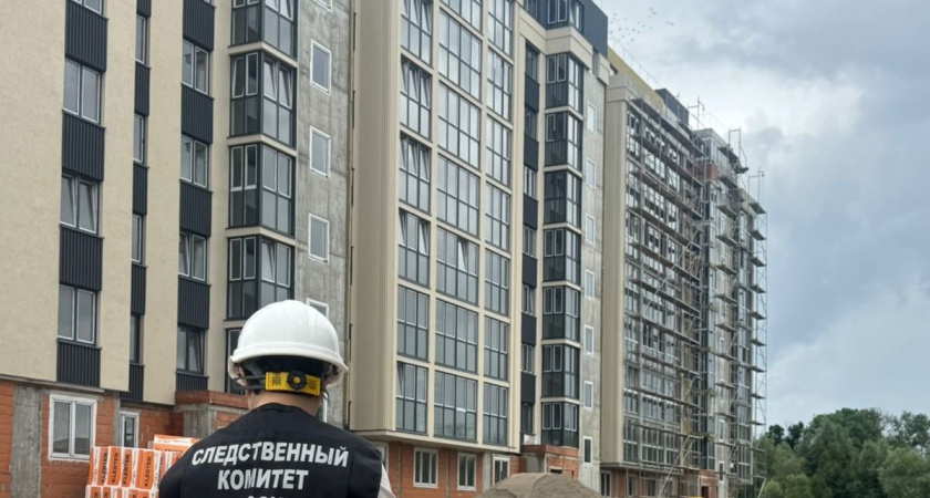 Рабочий сорвался с 9-го этажа на стройке в Калининграде: следователи начали проверку