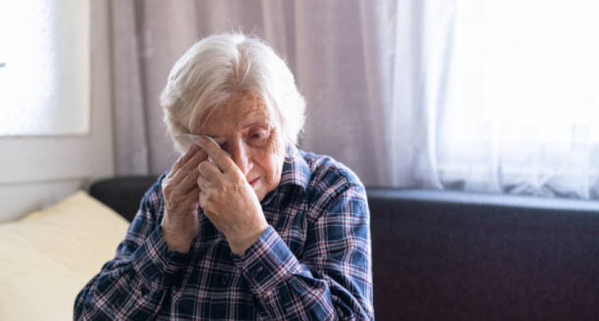Пьяная агрессия — в ход пошла ваза: 57-летнюю калининградку подозревают в избиении старушки