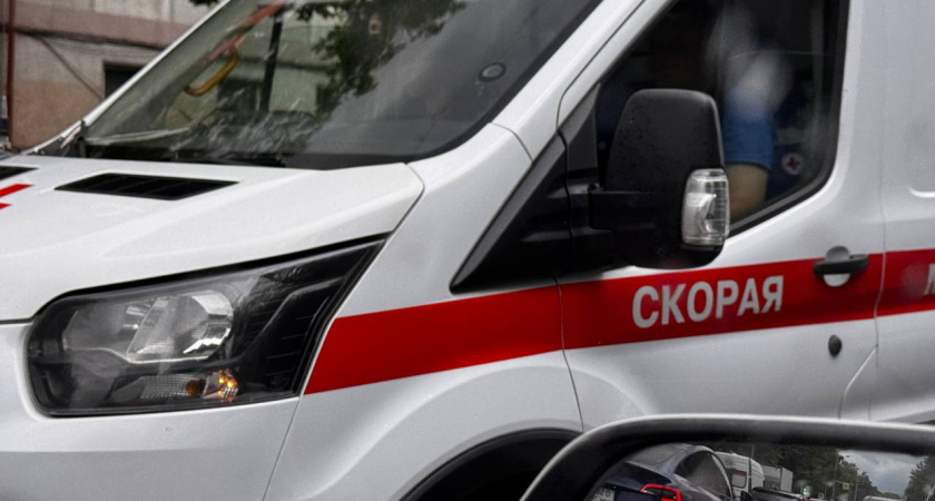«Выскочил прямо под колеса»: юный хоккеист в Калининграде попал в аварию - и вновь виноват самокат