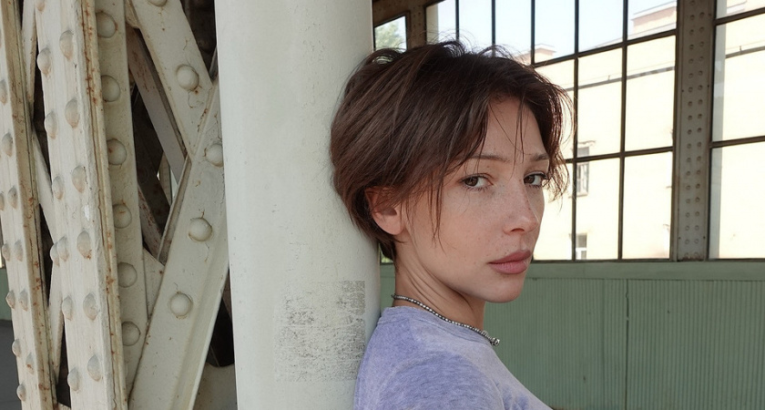 "Не спилась, набрала вес": Настя Ивлеева рассказала о жизни после "голой" вечеринки и браке с внуком писателя, придумавшего Штирлица