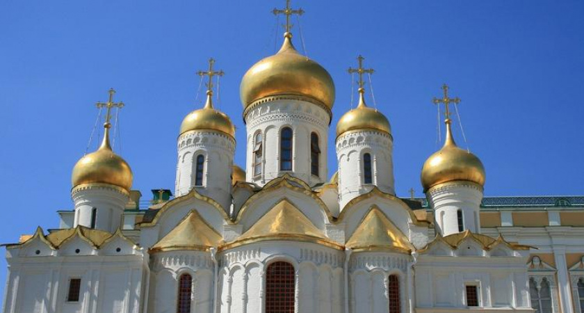 Церковный вопрос стал политическим: УПЦ спорит с Киевом, а Путин выразил свои требования