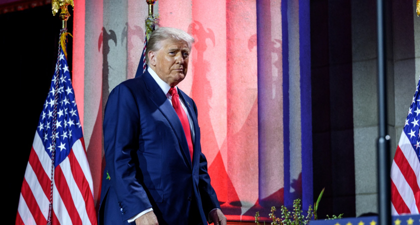 Трамп признался в любви к россиянам и предложил трехстороннюю встречу с Путиным и Зеленским — как прошли переговоры в США