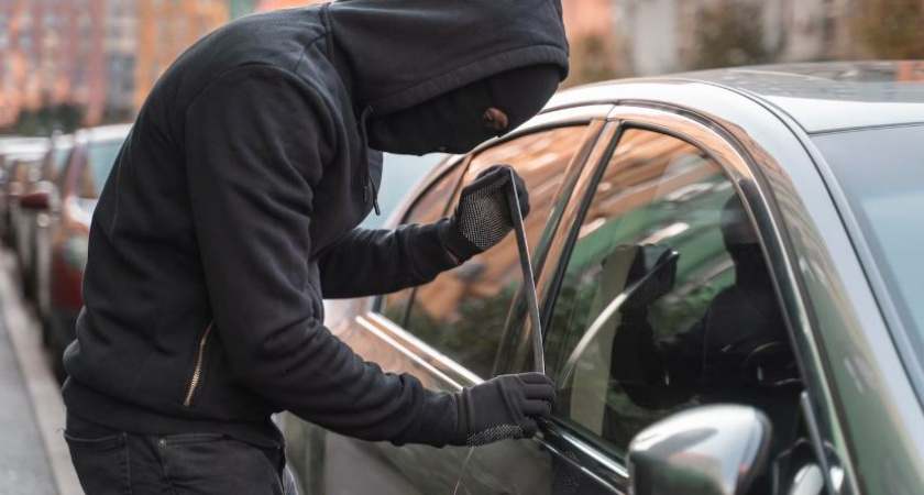 Дерзкий угон в Калининграде: от попытки украсть два авто до вспыхнувшего пожара