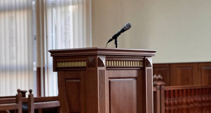 В Калининграде задержаны два руководителя крупной компании по делу о мошенничестве с мраморными скамейками в мэрии города