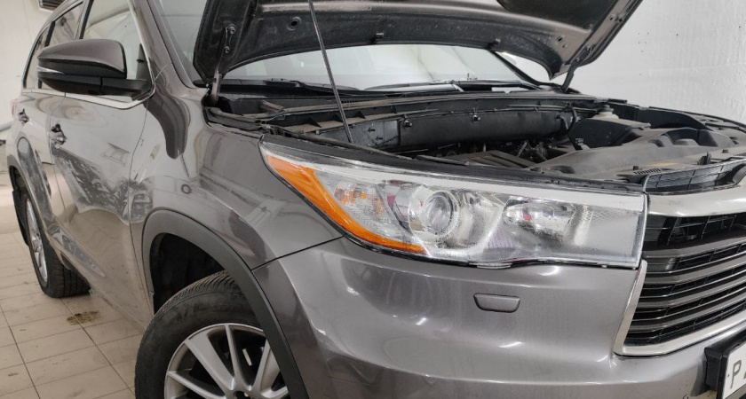 Можно ли устанавливать диодные лампочки в фары вместо галогеновых? Вот что говорят автоюристы