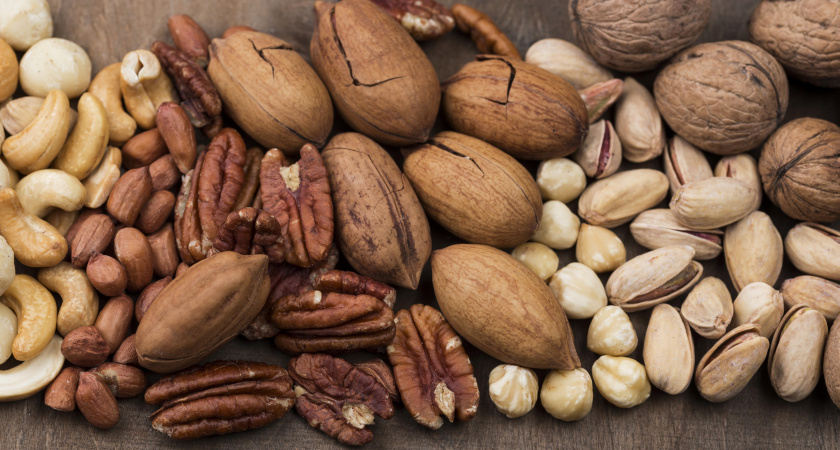Не миндаль, не фундук и даже не фисташки: ученые назвали самый полезный орех - его называют «хлебом будущего», сытнее мяса