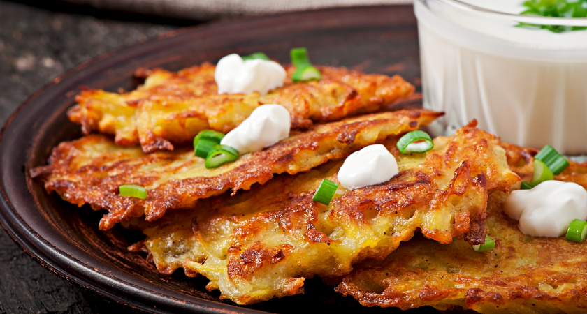 Драники — это уже прошлый век: такие картофельные оладьи тают во рту — секрет в одной копеечной добавке