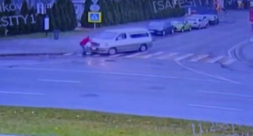 В Калининграде на улице Баграмяна сбили мужчину прямо на пешеходном переходе