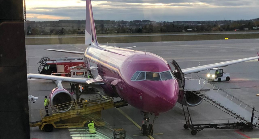 В аэропорту Калининграда пассажира не допустили до рейса в Санкт-Петербург из‑за сильного перегара