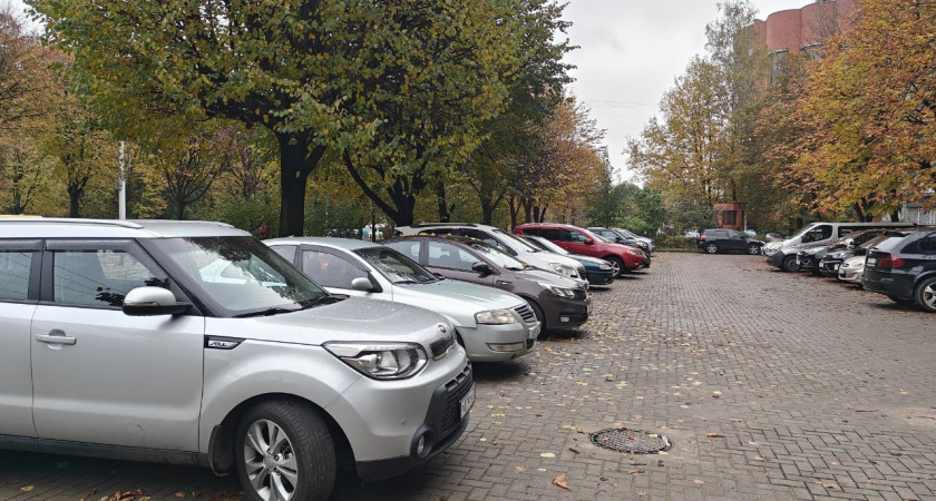 В Калининграде начинается парковочный апокалипсис: готовьте кошельки, эти улицы станут платными