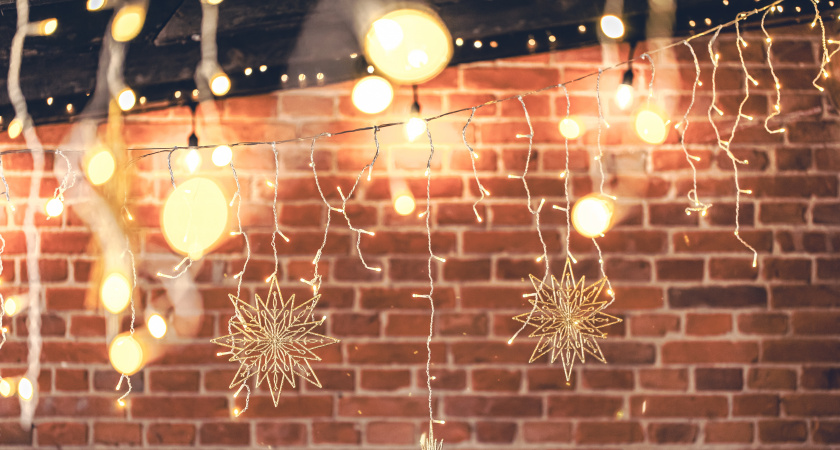 ЖКХ против огоньков: за украшение подъездов россиянам грозят штрафы до 15 тысяч - важные нюансы