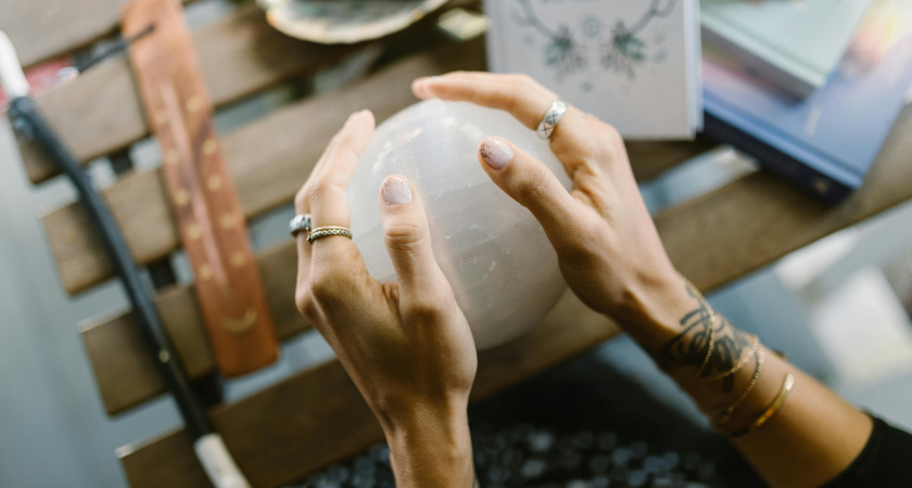 Знаки зодиака, которых карма догонит в 2026 году: кому Вселенная предъявит счёт, придется за все расплатиться