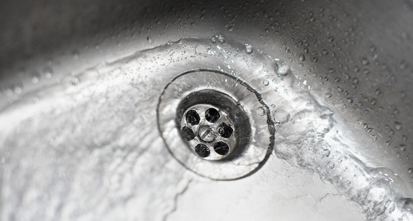 5 секретных методов из СССР, которые прочищают засоры быстрее любой химии - работают лучше «Крота» за 15 минут